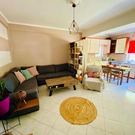 Cottage House,With Big Garden & Lawn Amaliada Extérieur photo